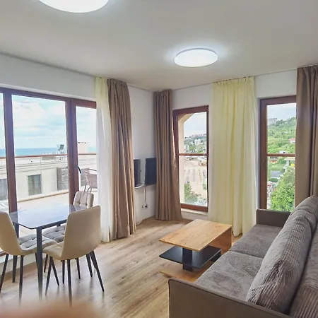 Cabacum Pleasure Beachfront - 50m To And Pool Апартаменти Варна