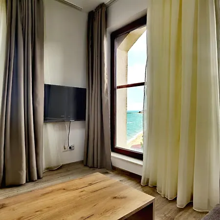 Cabacum Pleasure Beachfront - 50m To And Pool * Варна