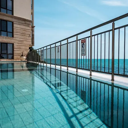 Cabacum Pleasure Beachfront - 50m To And Pool Варна